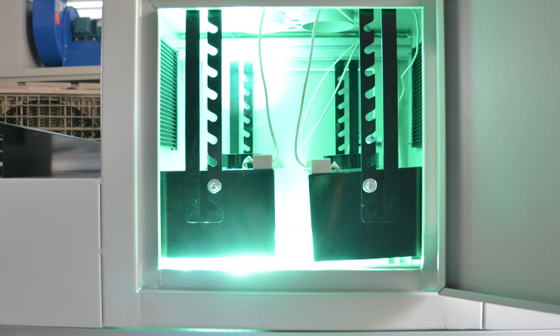 桌面式手機數(shù)據(jù)線粘接UV固化機 桌面式手機數(shù)據(jù)線粘接UV固化機