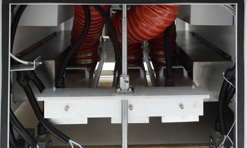 OCA光學(xué)膠雙面貼合UV固化機(jī).jpg OCA光學(xué)膠雙面貼合UV固化機(jī).jpg